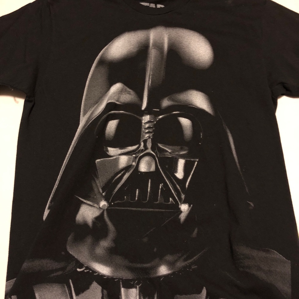 Star Wars tee size large